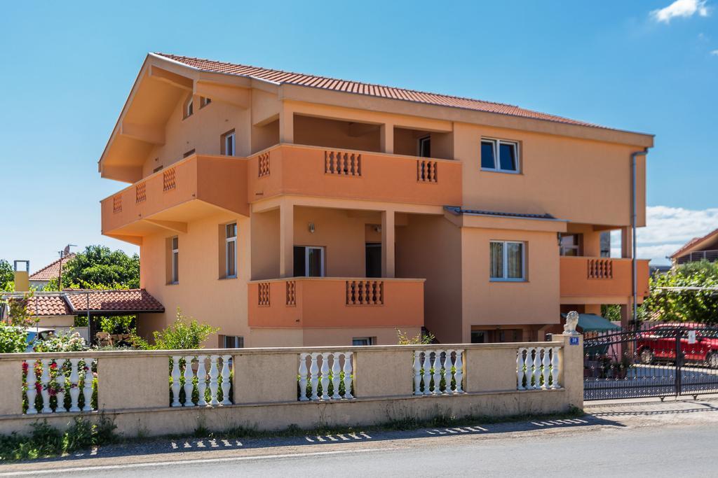 Apartments Angelina Sukosan Exterior photo